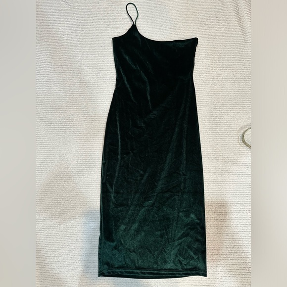 Rosedress Green Velvet mini body hugging dress, one shoulder strap, Size Med NWT - Picture 1 of 12